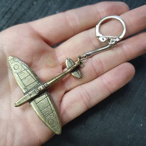 SUPERMARINE SPITFIRE KEY CHAIN, AIRCRAFT PENDANT, ANTIQUE BRASS - ALL PENDANTS, OUR PRODUCTION{% if kategorie.adresa_nazvy[0] != zbozi.kategorie.nazev %} - JEWELLERY - BRONZE, ZINC{% endif %}