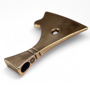 Grande hache en bronze de Perun