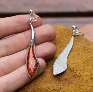 LIDKA, BOUCLES D'OREILLES EN AMBRE, ARGENT - AMBRE ET ARGENT{% if kategorie.adresa_nazvy[0] != zbozi.kategorie.nazev %} - BIJOUX EN ARGENT{% endif %}