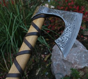 VALKNUT etched Viking Axe