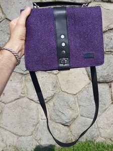 FIONA SHOULDER BAG, PURPLE, WOOL - WOOLEN HANDBAGS & BAGS{% if kategorie.adresa_nazvy[0] != zbozi.kategorie.nazev %} - WOOLEN PRODUCTS, IRELAND{% endif %}