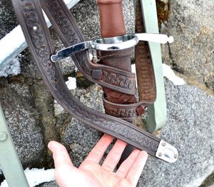 LEATHER SWORD SCABBARD FOR MEDIEVAL SWORD, CUSTOM MADE - SCHWERTZUBEHÖR{% if kategorie.adresa_nazvy[0] != zbozi.kategorie.nazev %} - WAFFEN{% endif %}