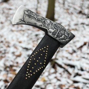 CARPATHIAN VALASKA TRADITIONAL FORGED AXE - ETCHED WITH WOLF AND DEER - AXES, POLEWEAPONS{% if kategorie.adresa_nazvy[0] != zbozi.kategorie.nazev %} - WEAPONS - SWORDS, AXES, KNIVES{% endif %}