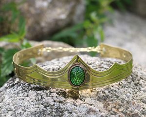 DRAGON'S EYE - MEDIEVAL CROWN, BRASS - CROWNS AND TIARAS{% if kategorie.adresa_nazvy[0] != zbozi.kategorie.nazev %} - JEWELLERY - BRONZE, ZINC{% endif %}