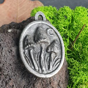 MAGIE DE LA NUIT - CHAMPIGNONS, pendentif, zinc