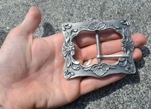 BOUCLE DE CEINTURE RENAISSANCE, couleur argent