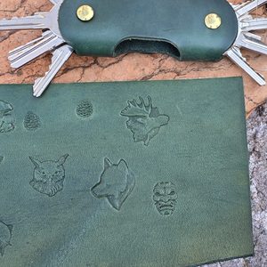 LEATHER KEYCHAIN with screws, green