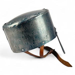 Casque médiéval de croisé avec nasal, 13e siècle