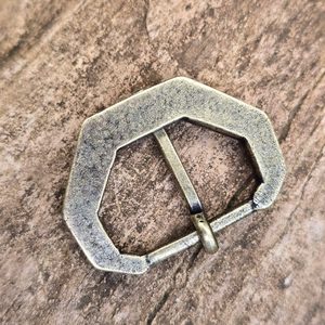 BELT BUCKLE, Salzburg, 13th century, zinc - ant.brass