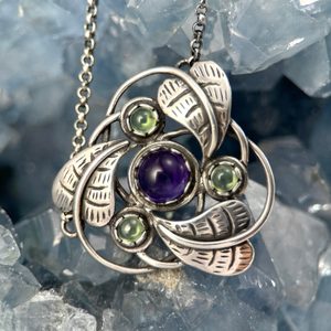 TRISKEL, art nouveau jewellery, necklace, amethyst and predidot Ag 925/1000