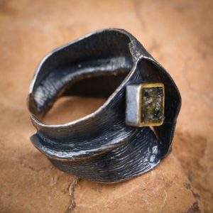 HAIFA SILVER MOLDAVITE RING - MOLDAVITES, CZECH{% if kategorie.adresa_nazvy[0] != zbozi.kategorie.nazev %} - SILVER JEWELLERY{% endif %}