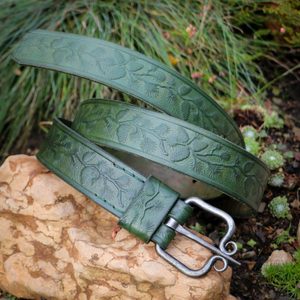 PINE CONES, FORESTRY LEATHER BELT WITH FORGED BUCKLE - BELTS{% if kategorie.adresa_nazvy[0] != zbozi.kategorie.nazev %} - LEATHER PRODUCTS{% endif %}