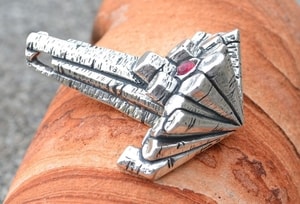 MARTEAU DE THOR - DIMMUBORGIR, PENDENTIF, GRENAT, ARGENT - PENDENTIFS{% if kategorie.adresa_nazvy[0] != zbozi.kategorie.nazev %} - BIJOUX EN ARGENT{% endif %}