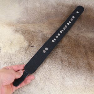 Leather collar lined with soft felt