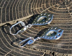 BRANKA, SILVER EARRINGS, MOLDAVITE, GARNET - MOLDAVITES, CZECH{% if kategorie.adresa_nazvy[0] != zbozi.kategorie.nazev %} - SILVER JEWELLERY{% endif %}