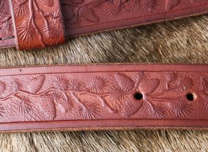 PINE CONES, FORESTRY LEATHER BELT BROWN - BELTS{% if kategorie.adresa_nazvy[0] != zbozi.kategorie.nazev %} - LEATHER PRODUCTS{% endif %}