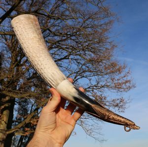 BORRE, ENGRAVED DRINKING HORN, DELUXE EDITION - DRINKING HORNS{% if kategorie.adresa_nazvy[0] != zbozi.kategorie.nazev %} - HORN PRODUCTS{% endif %}