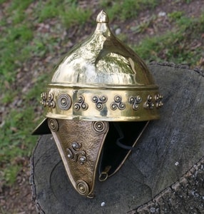 CASQUE DE FANTAISIE CELTIQUE, LAITON - ÉPOQUE ANTIQUE{% if kategorie.adresa_nazvy[0] != zbozi.kategorie.nazev %} - ARMURES ET BOUCLIERS{% endif %}