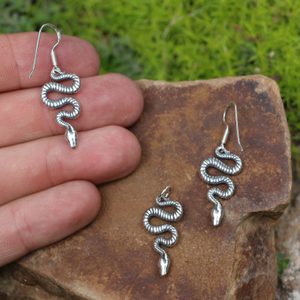 SERPENT - SET BOUCLES D'OREILLES ET PENDENTIF EN ARGENT - ENSEMBLES DE BIJOUX EN ARGENT{% if kategorie.adresa_nazvy[0] != zbozi.kategorie.nazev %} - BIJOUX EN ARGENT{% endif %}