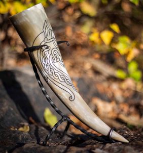 DRAGON, carved drinking horn