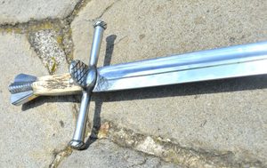 FALCHION MEDIEVAL avec un manche en bois de cerf