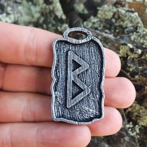 BERKANO - RUNE PENDANT, ZINC - RUNE{% if kategorie.adresa_nazvy[0] != zbozi.kategorie.nazev %} - BIJOUTERIE{% endif %}