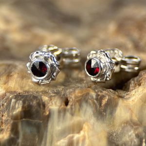 ROSA, silver earrings with garnets, Ag 925/1000