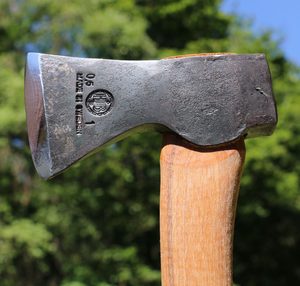 TREKKING AXE – CLASSIC, HULTAFORS, SWEDEN - TOOLS - SHOVELS, SAWS, AXES, WHISTLES{% if kategorie.adresa_nazvy[0] != zbozi.kategorie.nazev %} - BUSHCRAFT{% endif %}