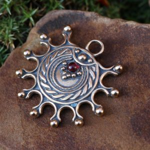 DEVANA, SLAVIC SOLAR PENDANT, BRONZE - BRONZE HISTORICAL JEWELS{% if kategorie.adresa_nazvy[0] != zbozi.kategorie.nazev %} - JEWELLERY - BRONZE, ZINC{% endif %}