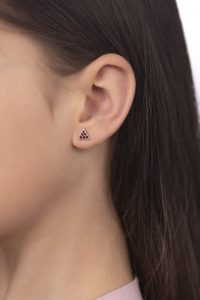 TRIANGLE, silver earrings with garnets, Ag 925/1000