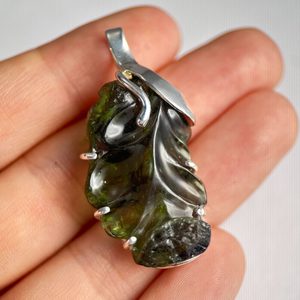 OAK LEAF, raw moldavite necklace, sterling silver - Glyptica