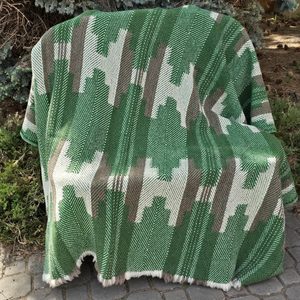SHEVITZA, couverture traditionnelle en laine des Balkans, naturelle