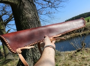 LEATHER QUIVER FOR ARROWS - EQUIPMENT FOR ARCHERY{% if kategorie.adresa_nazvy[0] != zbozi.kategorie.nazev %} - WEAPONS - SWORDS, AXES, KNIVES{% endif %}