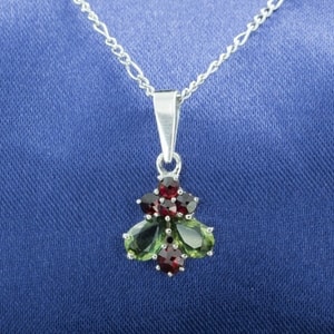 ODESSA, SILVER PENDANT, MOLDAVITE, GARNET - MOLDAVITES, CZECH{% if kategorie.adresa_nazvy[0] != zbozi.kategorie.nazev %} - SILVER JEWELLERY{% endif %}