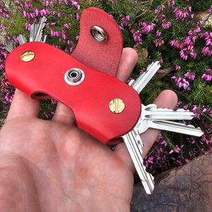 MEDIEVAL ROSE, leather key ring with screws, red
