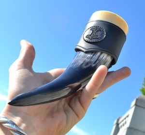 MJÖLNIR, leather horn holder