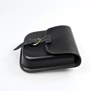 GENTLEMAN, LEATHER BELT BAG - NOIR - AUMÔNIÈRES, SACS ET BOURSES{% if kategorie.adresa_nazvy[0] != zbozi.kategorie.nazev %} - CUIR : PRODUITS ET OUTILS{% endif %}