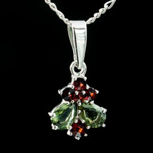 ODESSA, SILVER PENDANT, MOLDAVITE, GARNET - MOLDAVITES, CZECH{% if kategorie.adresa_nazvy[0] != zbozi.kategorie.nazev %} - SILVER JEWELLERY{% endif %}