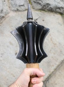 MACE, réplique d'une arme hussite