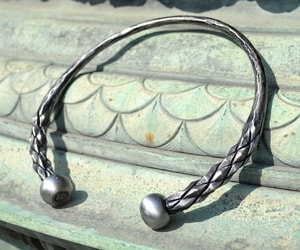 DRAGONISH, HAND FORGED STEEL TORC, TORQUES - FORGED JEWELRY, TORCS, BRACELETS{% if kategorie.adresa_nazvy[0] != zbozi.kategorie.nazev %} - JEWELLERY - BRONZE, ZINC{% endif %}