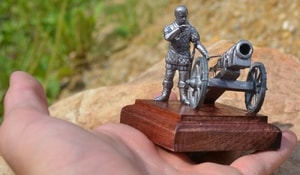 ARTILLERYMAN, HISTORICAL TIN STATUE - MINIATURES EN ÉTAIN{% if kategorie.adresa_nazvy[0] != zbozi.kategorie.nazev %} - DÉCORATIONS D'INTÉRIEUR{% endif %}