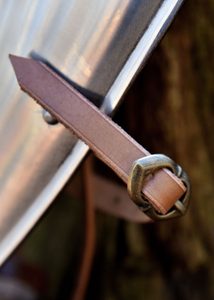 Jambière de la fin du Moyen Âge, acier de 1,2 mm