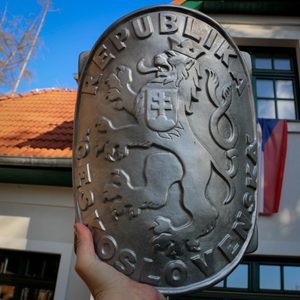 COAT OF ARMS OF THE CZECHOSLOVAK BORDER COLUMN - REPLICA - FORGED IRON HOME ACCESSORIES{% if kategorie.adresa_nazvy[0] != zbozi.kategorie.nazev %} - SMITHY WORKS{% endif %}