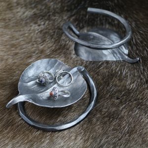 FORGED JEWELLERY BOWL - FORGED PRODUCTS{% if kategorie.adresa_nazvy[0] != zbozi.kategorie.nazev %} - SMITHY WORKS, COINS{% endif %}