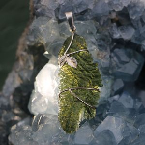 KALINA, MOLDAVITE, silver pendant Ag 925
