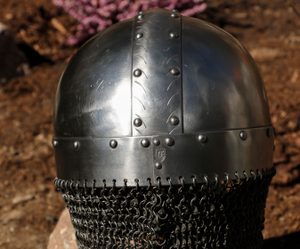 EINAR, CASQUE DE VIKING AVEC CAMAIL D'ARMURE 1.5MM - CASQUES VIKINGS ET À NASALE{% if kategorie.adresa_nazvy[0] != zbozi.kategorie.nazev %} - ARMURES ET BOUCLIERS{% endif %}