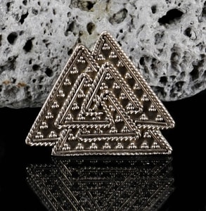 VALKNUT, PENDENTIF, VIKING, BRONZE - OBJETS EN BRONZE{% if kategorie.adresa_nazvy[0] != zbozi.kategorie.nazev %} - BIJOUTERIE{% endif %}