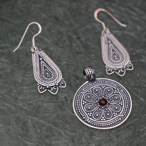 MORAVIA MAGNA - PARURE MÉDIÉVALE EN ARGENT, GRENAT - ENSEMBLES DE BIJOUX EN ARGENT{% if kategorie.adresa_nazvy[0] != zbozi.kategorie.nazev %} - BIJOUX EN ARGENT{% endif %}