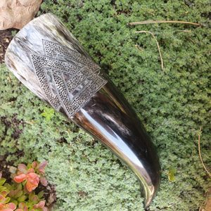 VALKNUT VIKING CARVED DRINKING HORN 0,3 L - DRINKING HORNS{% if kategorie.adresa_nazvy[0] != zbozi.kategorie.nazev %} - HORN PRODUCTS{% endif %}