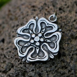 ROSE, HOUSE OF ROSENBERGS, PENDANT, ZINC, ANTIQUE SILVER - ALL PENDANTS, OUR PRODUCTION{% if kategorie.adresa_nazvy[0] != zbozi.kategorie.nazev %} - JEWELLERY - BRONZE, ZINC{% endif %}